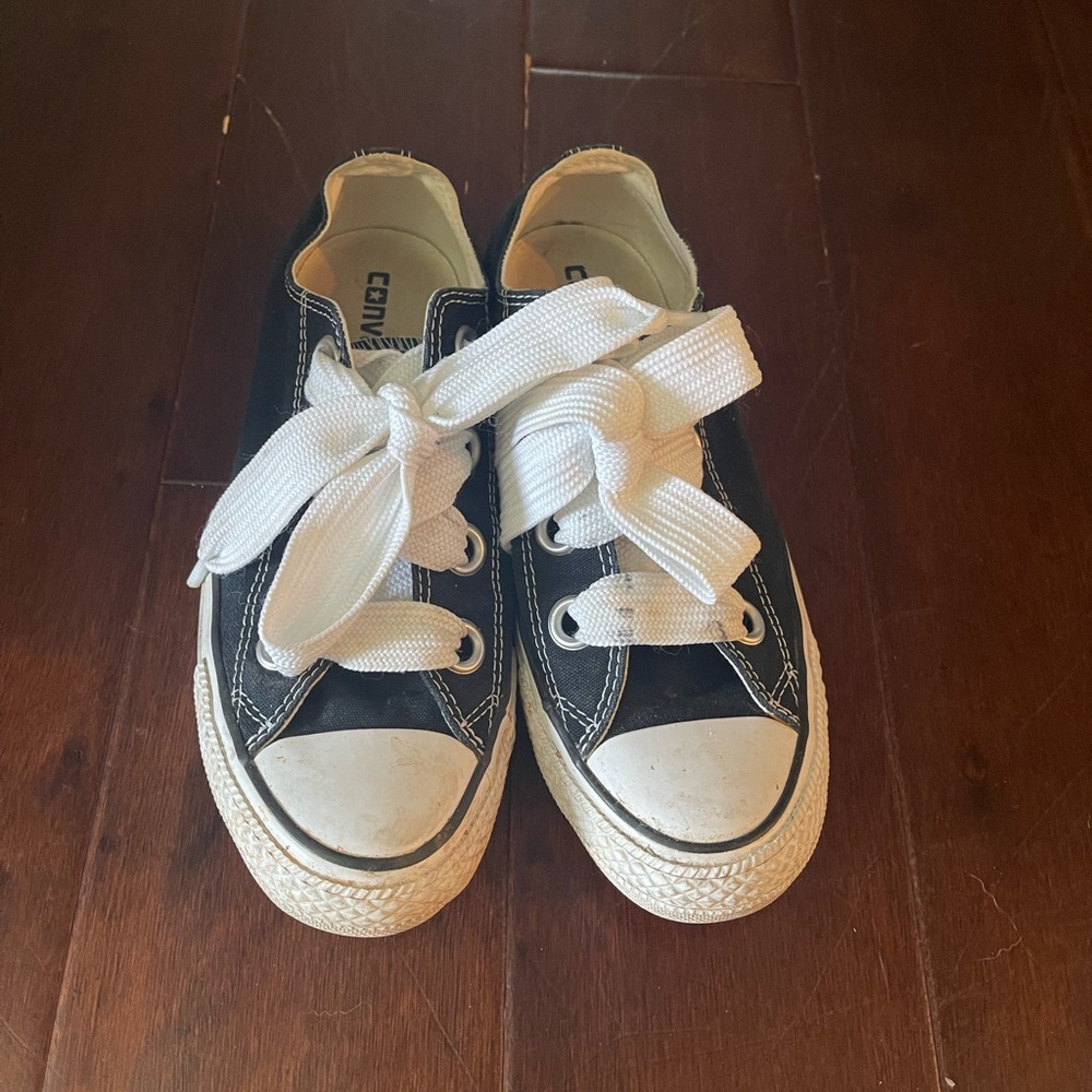 Converse Women Low Top Canvas Sneakers - Black/White